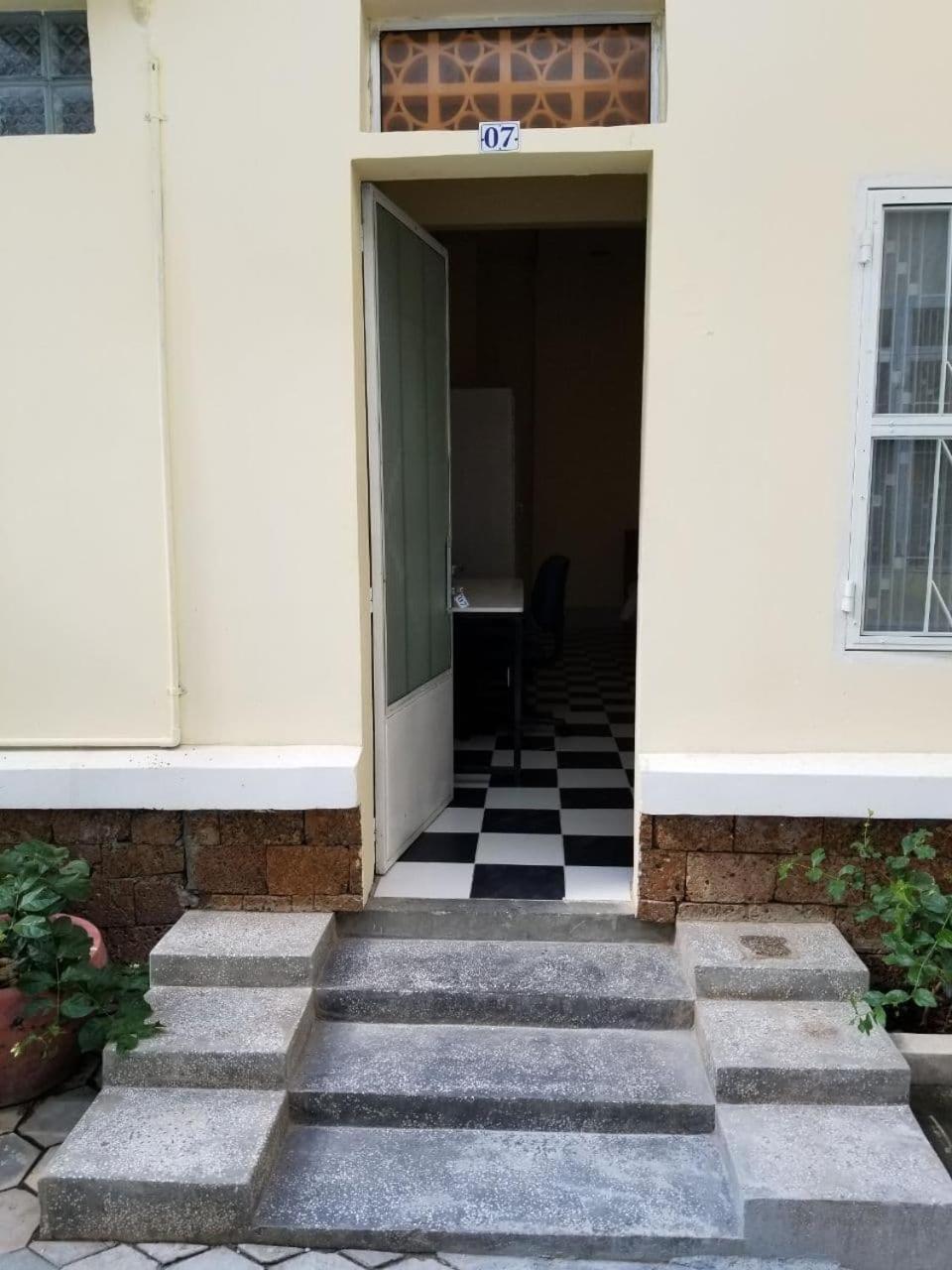 Room 7 - Studio In A Villa 5Mn Walk From The Royal Palace With Swimming Pool Пномпень Экстерьер фото